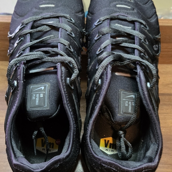 Nike Air Vapormax Plus Triple Black - Picture 4 of 7